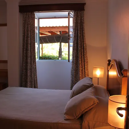 Casa Da Capelinha 아파트호텔 3*