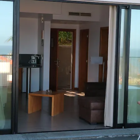 Ξενοδοχείο με διαμερίσματα Casa Da Capelinha Πόντα Ντελγάδα